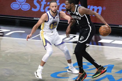 勇士队重磅交易库里的接班人离队，新赛季阵容调整新格局展望